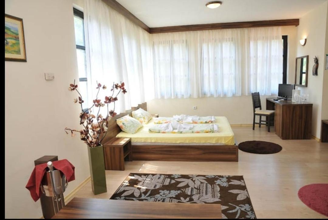 свети никола Hotel 2*
